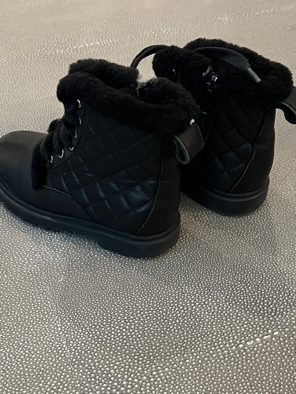 Quilted Leather and Shearling Lace-Up Ankle Boots with Zipper - Black 6.5 (25)